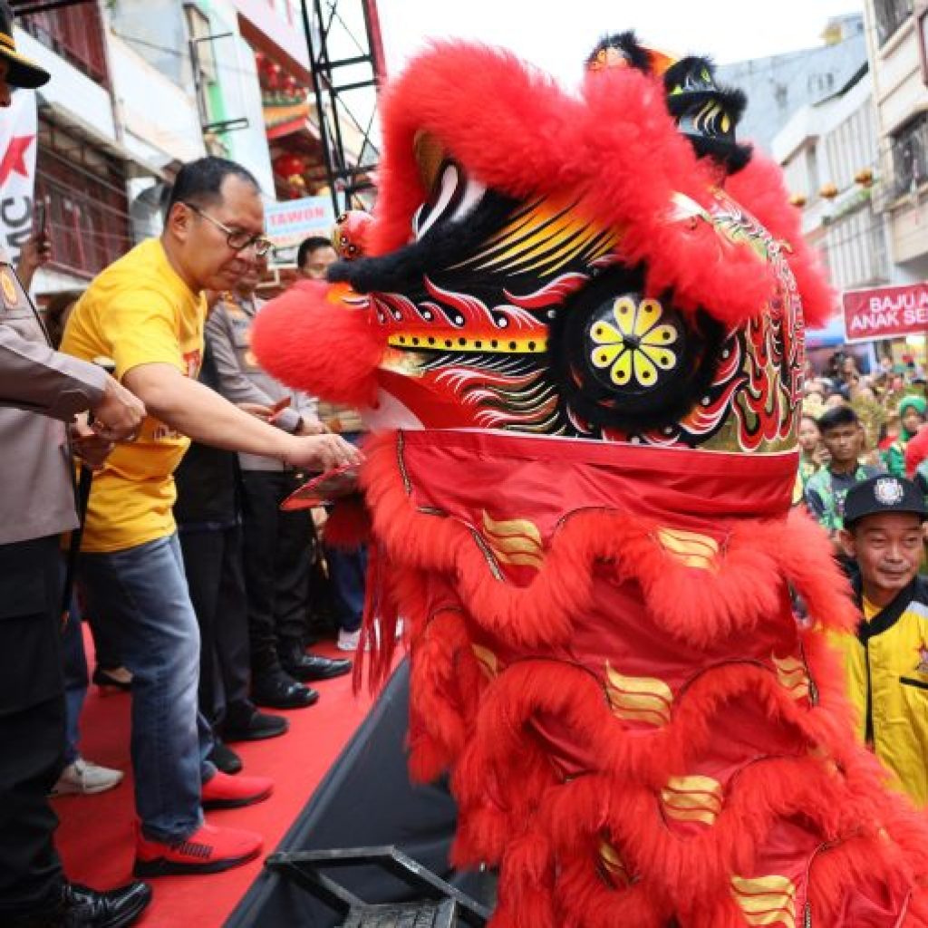 Atraksi Barongsai Hingga Tari Karannuang Pikat Pengunjung Jappa Jokka Cap Go Meh