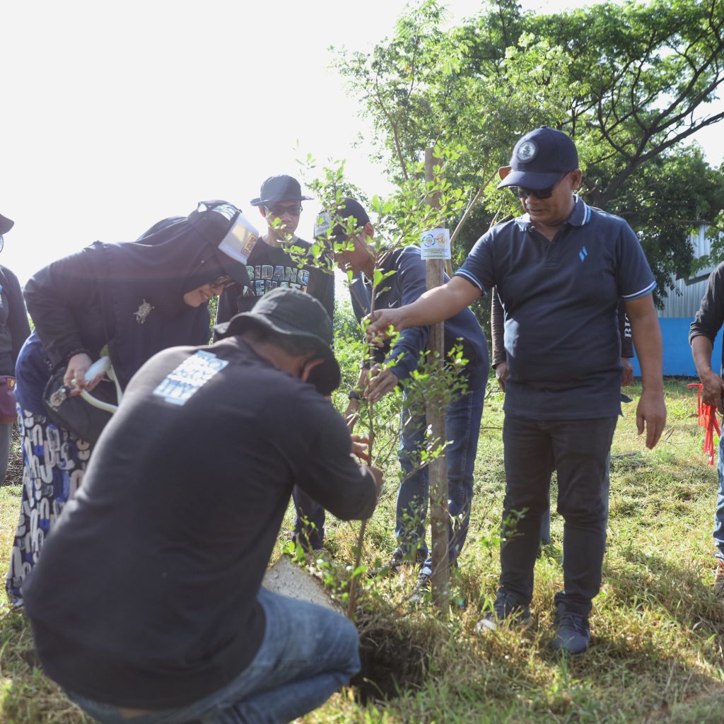 HPSN, DLH Makassar Targetkan Tanam 200 Pohon Perluas RTH