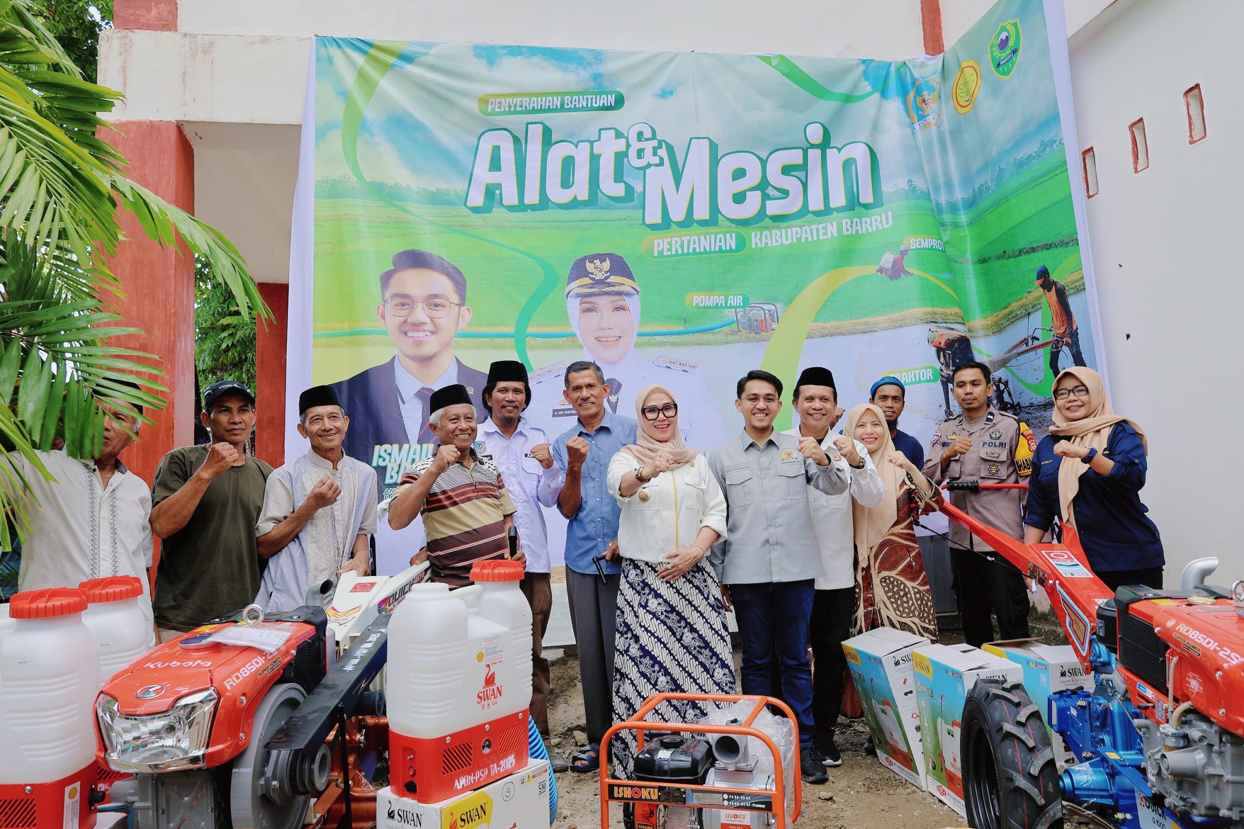 Bupati Barru & DPR RI Serahkan Alsintan dan Beasiswa PIP: Bukti Sinergi Pusat-Daerah