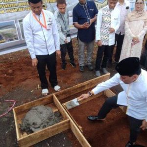 Nurdin Halid Resmikan Pembangunan Sekolah Madrasah dan Kampus di Gowa
