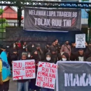 Koalisi Masyarakat Sipil Makassar Gelar Aksi Tolak Revisi UU TNI