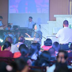 Fatmawati Rusdi Bersama Ribuan Pemuda Kristen Rayakan Perdamaian