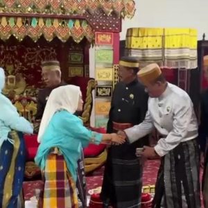 Calon Wali Kota Palopo Hj Naili Trisal Laksanakan Tradisi Mappisabbi di Istana Kedatuan Luwu