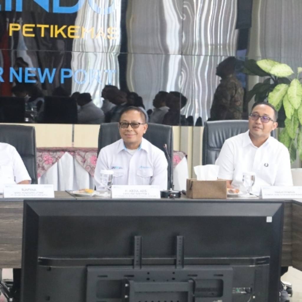 Wamenhub dan Pelindo Dorong Konektivitas Maritim dan Pertumbuhan Ekonomi dengan Makassar New Port