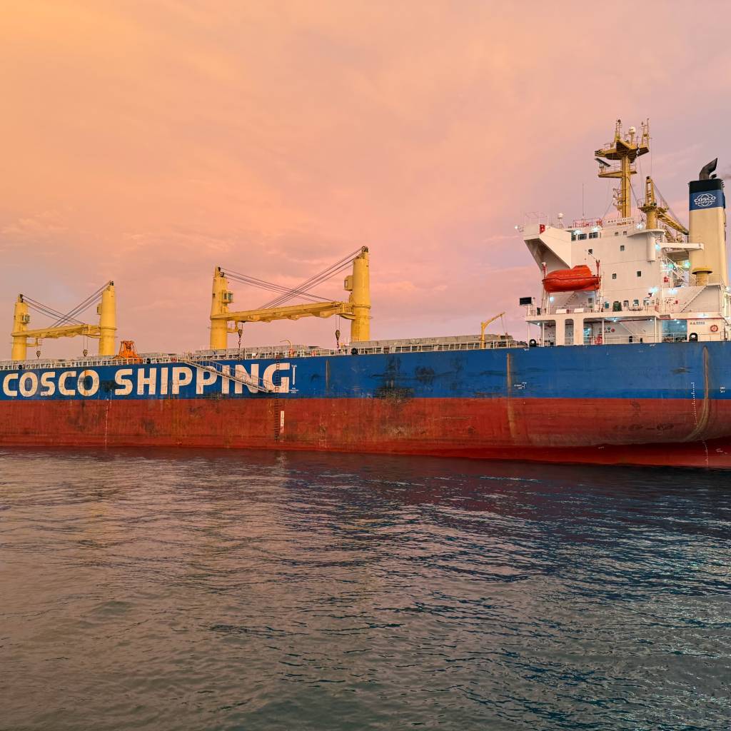 SPJM Sukses Sandarkan Mothership MV Xin An Ping di Pelabuhan Pulau Baai