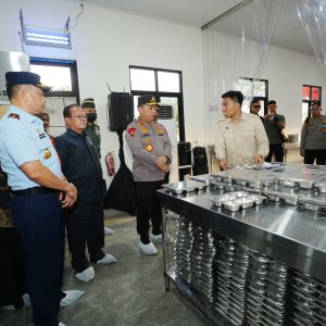 Kapolri Tinjau SPPG Polda Sulsel untuk Dukung Program Makan Bergizi Gratis