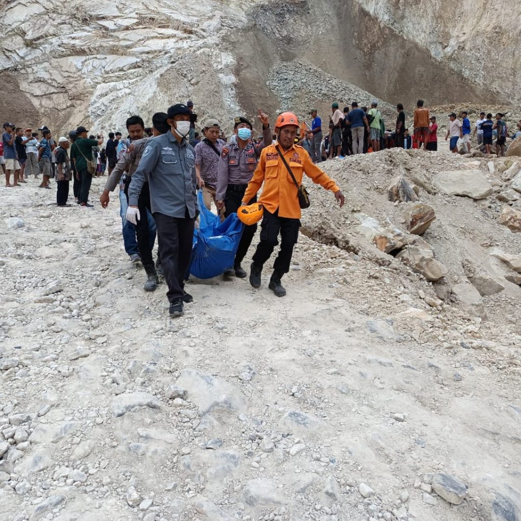 10 Meninggal Dunia Akibat Longsor di Tambang Galian C Gunung Kuda Cirebon