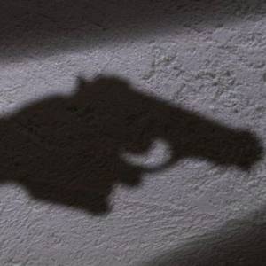 Kejar Buronan Begal, Polisi Tertembak di Dada