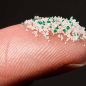 Waspadai! Mikroplastik: Ancaman Serius bagi Kesehatan yang Sering Terabaikan