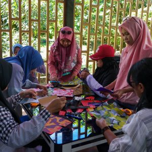 Tegaskan Komitmen Lingkungan di Hari Lingkungan Hidup Sedunia lewat Aksi Bersih Gunung Bawakaraeng dan Pelatihan Daur Ulang Plastik