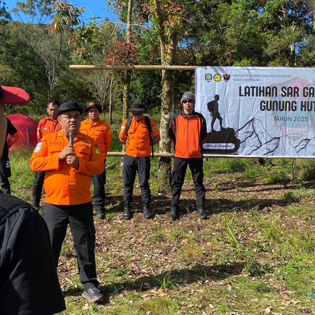 Basarnas Makassar Gelar Latihan SAR Gabungan di Area Gunung Hutan
