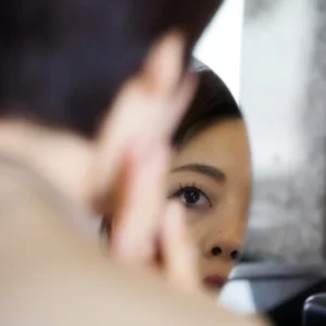 Mata Panda Bikin Wajah Lelah? Ini 13 Cara Hilangkannya!