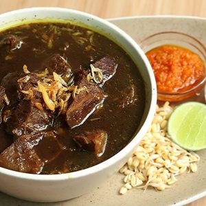 Punya Sisa Daging Kurban? Yuk Coba Resep Rawon ala Chef Devina Hermawan