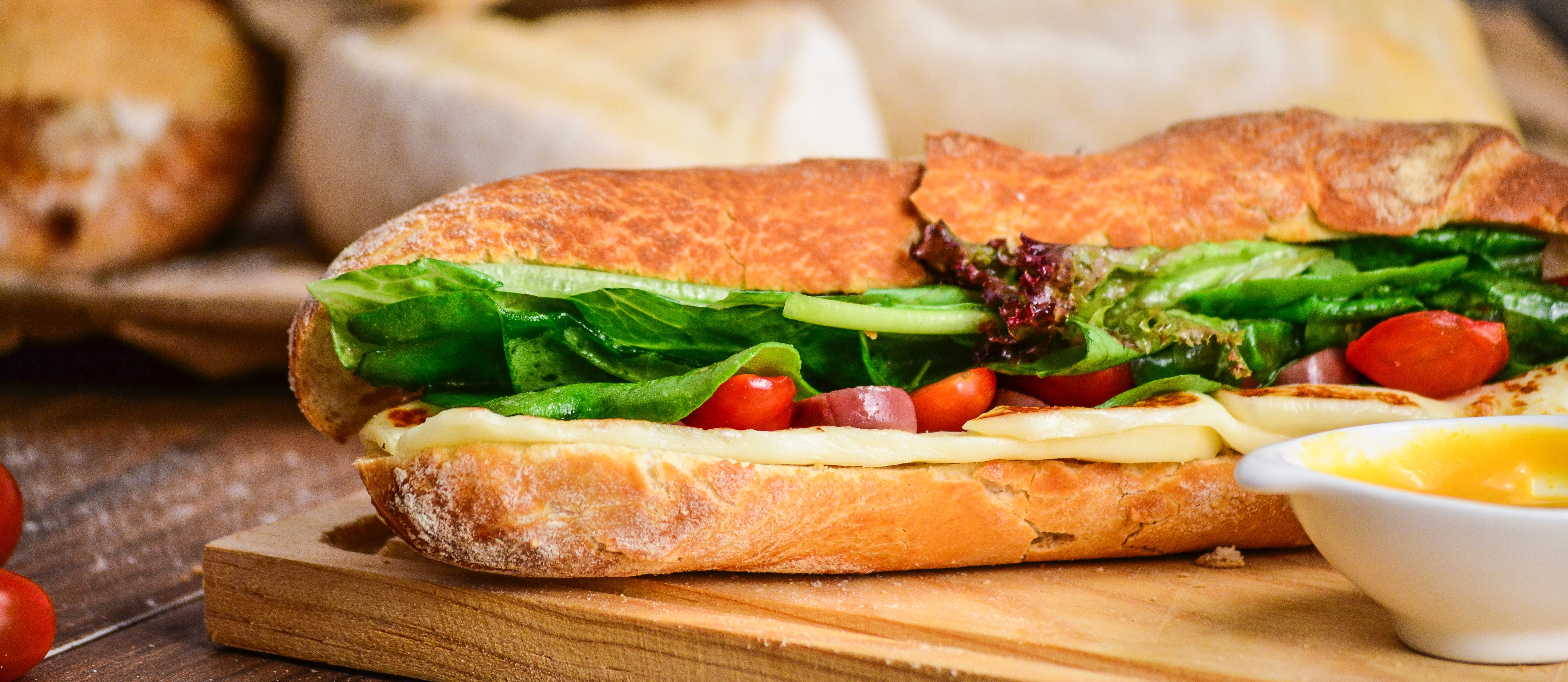 sandwich  ( sumber gambar : unsplash.com )