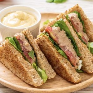 Tunacado Sandwich, Sarapan Sehat dan Lezat dengan Tuna dan Alpukat