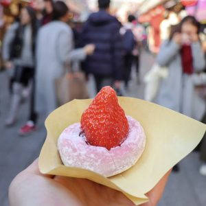 Strawberry Mochi Bites, Manis dan Kenyal untuk Temani Waktu Santai