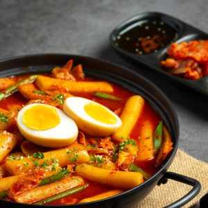 Tteokbokki Keju Leleh ala Chef Arnold Poernomo, Pedas dan Lezat!