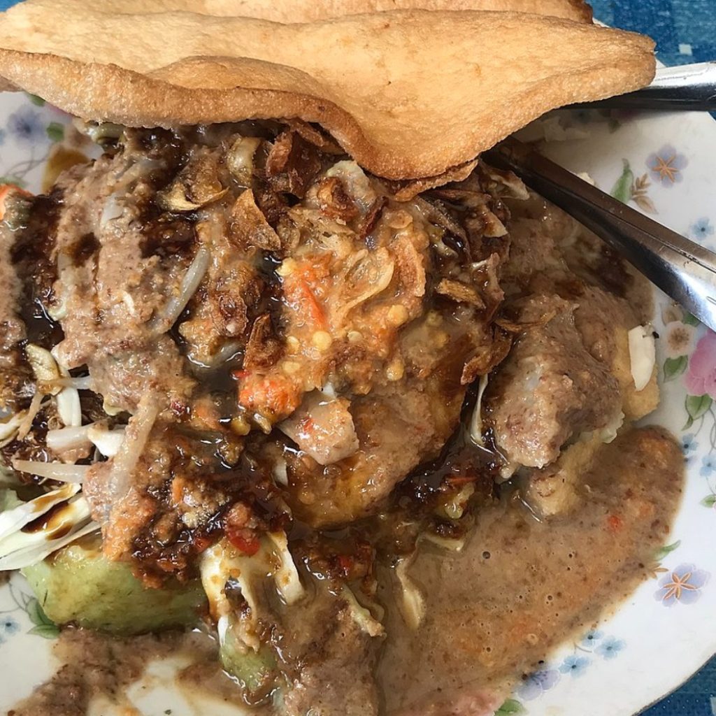 Tahu Gimbal Semarang, Kudapan Lezat dengan Bumbu Kacang