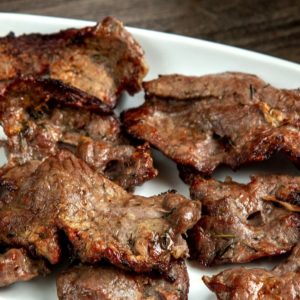 Lidah Sapi Panggang Empuk dan Harum Smokey