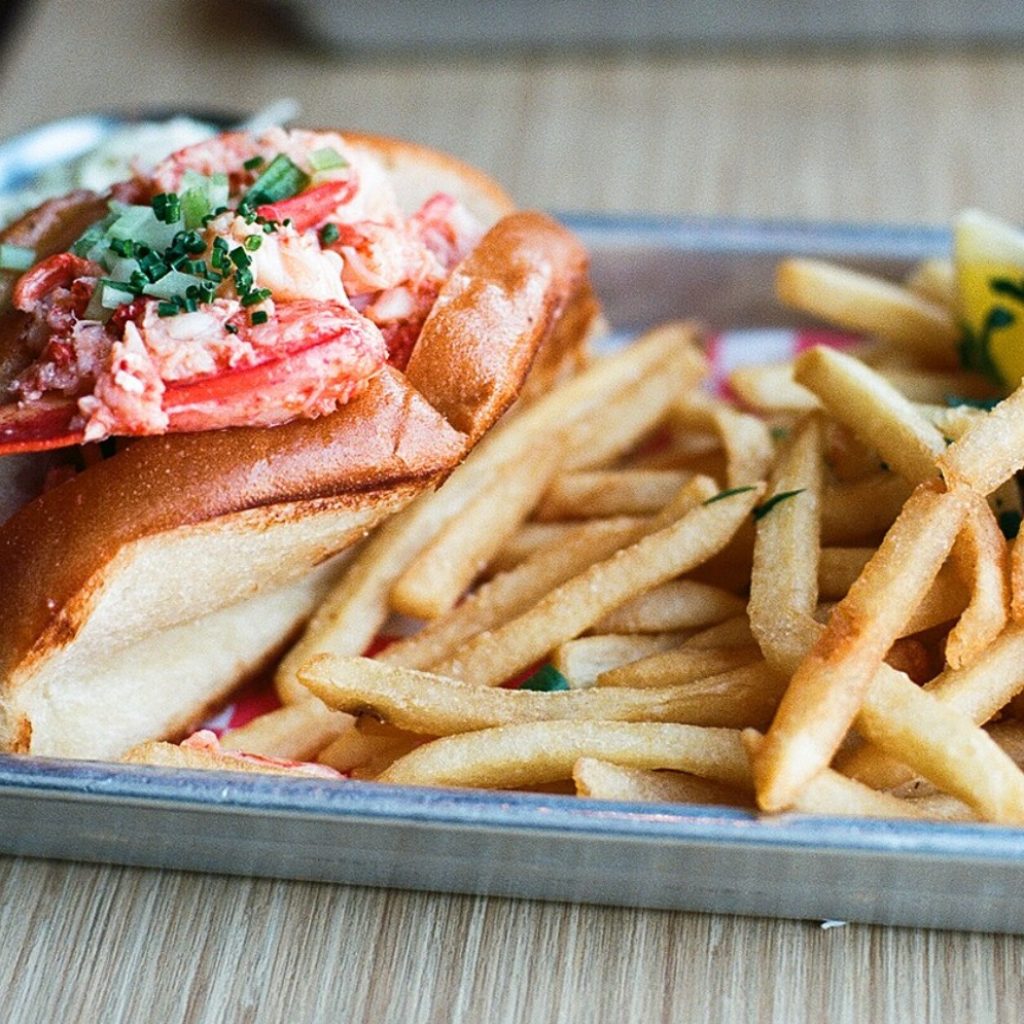 Lobster Roll Roti Sultan Seharga Rp400.000 yang Viral