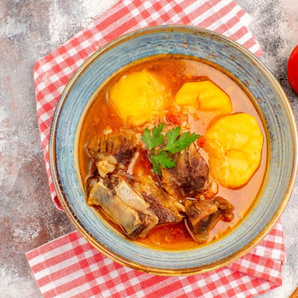 Resep Sup Ayam dan Daging Sapi untuk Musim Hujan