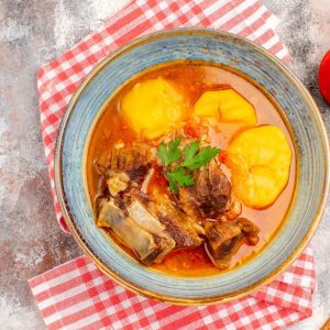 Resep Sup Ayam dan Daging Sapi untuk Musim Hujan