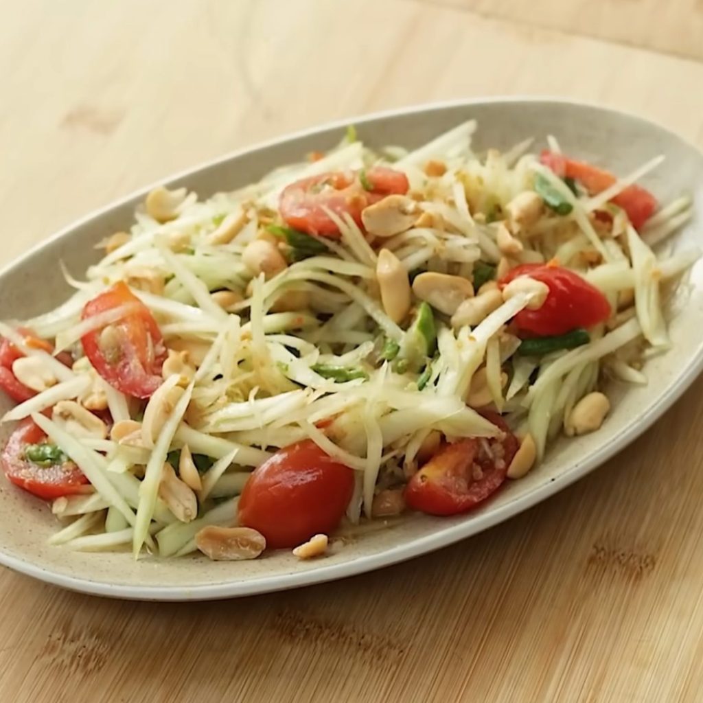 Resep Som Tam Thailand Ala Chef Devina, Pedas Asam Menyegarkan