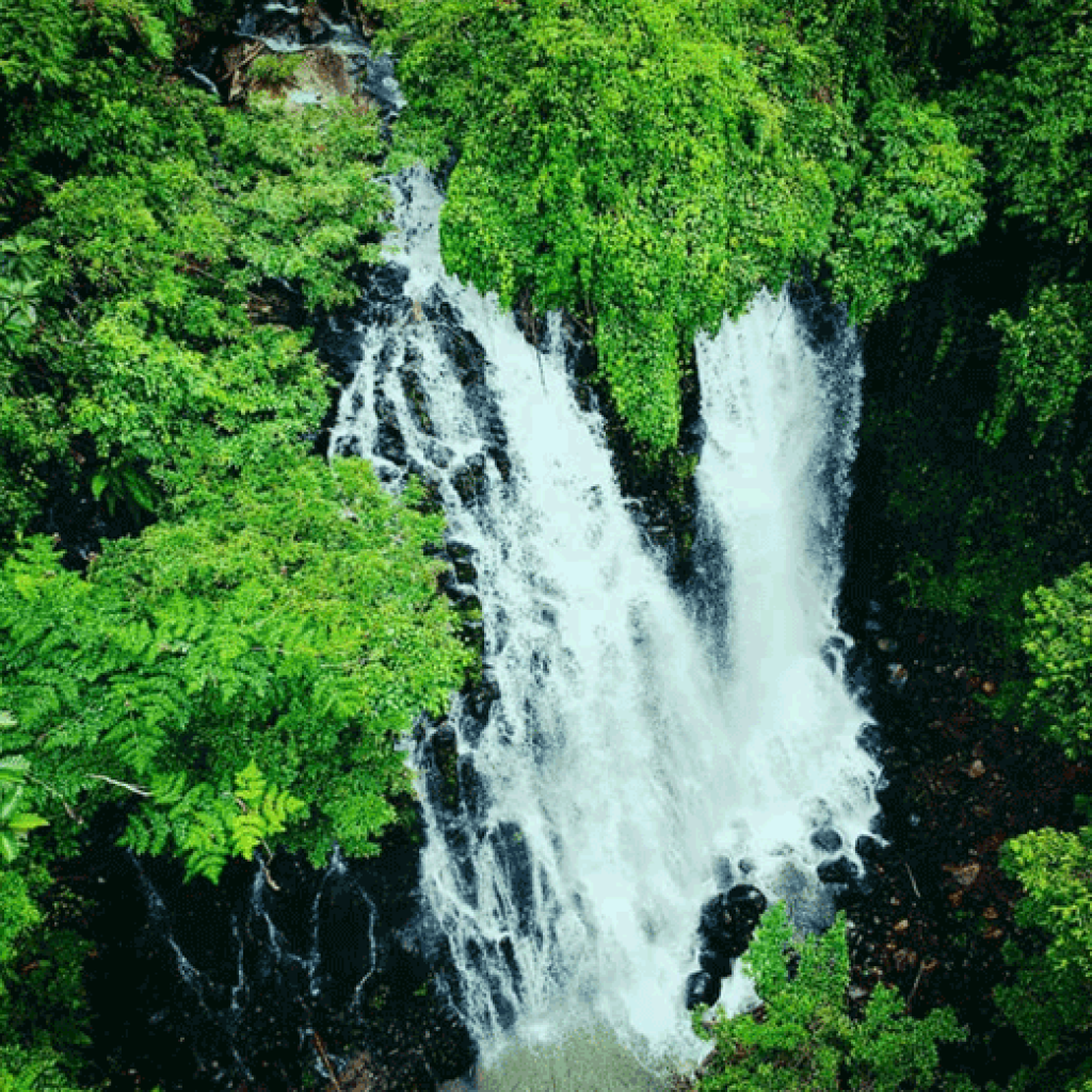 Serintik Hujan Paneh: Air Terjun Pelangi Nan Memesona