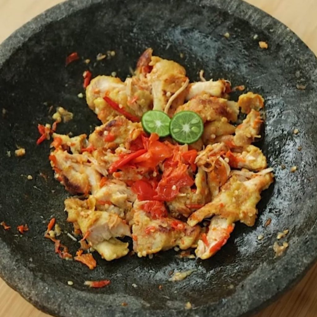 Ayam Geprek Sehat Tanpa Minyak Ala Chef Devina, Tetap Enak dan Lezat!