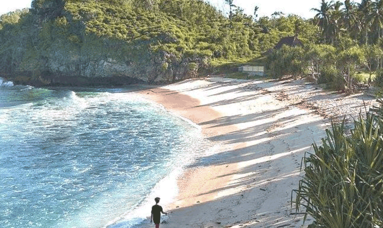 Eksplorasi Area Objek Wisata Pantai
