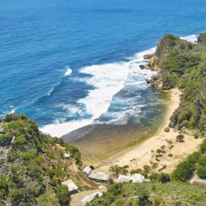Pantai Ngobaran: Pantai Eksotis dengan Nuansa Budaya Unik