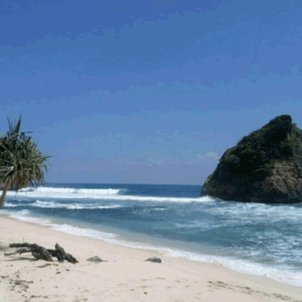 Pantai Ngudel Malang: Surga Tersembunyi dengan Ombak Samudera Hindia
