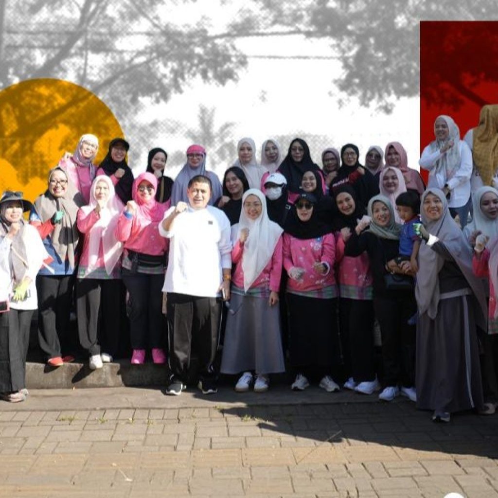 Wujud Nyata Cinta Kota, Pemkot dan Warga Bersihkan Kawasan Anjungan Losari