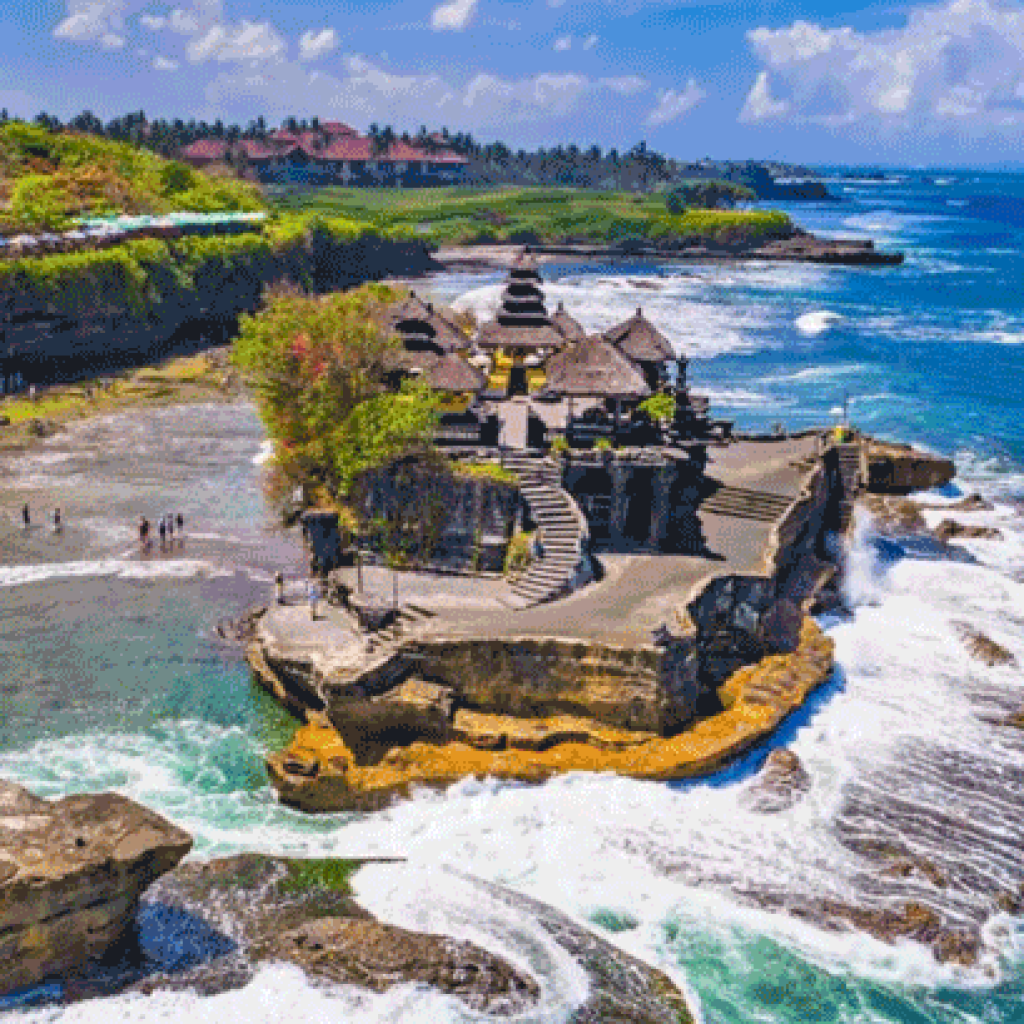 Pantai Batu Bolong Canggu: Spot Foto dan Sunset Favorit