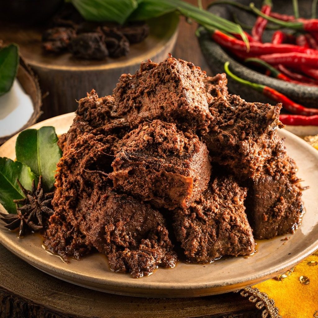 Rendang Padang Asli dengan Kelapa Sangrai: Gurih & Kaya Rempah