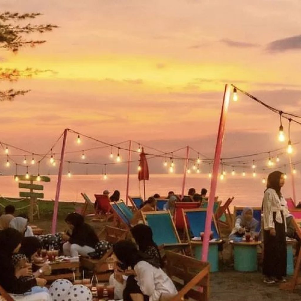 Pantai Sigandu Batang: Pesona Laut dan Sunrise di Jawa Tengah