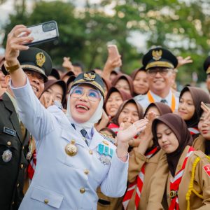 Indahnya Kebahagiaan Warnai Akhir Upacara Penurunan Bendera HUT ke-80 RI di Barru
