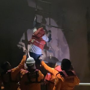 Empat Nelayan Kotabaru Selamat Setelah Kapalnya Tenggelam di Selat Makassar