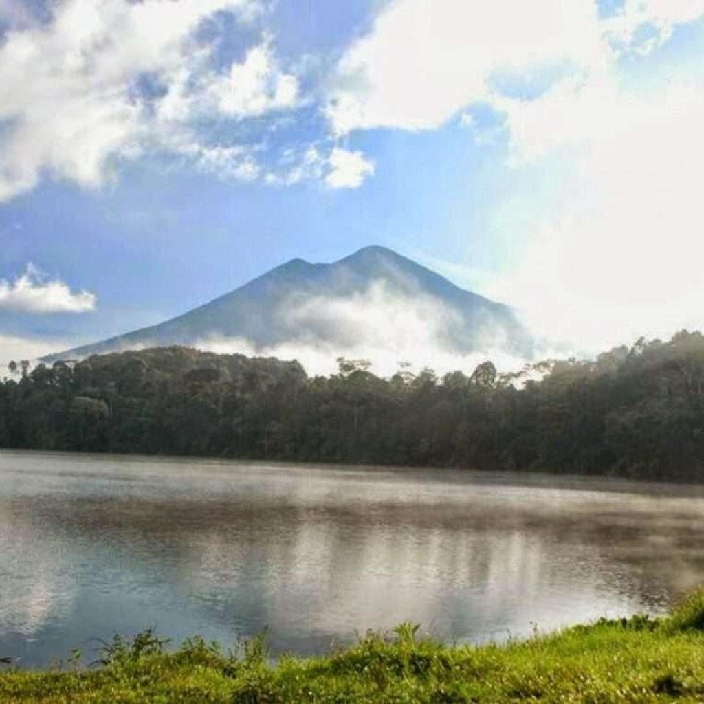 Danau Belibis: Keindahan Alam Dataran Tinggi Kerinci