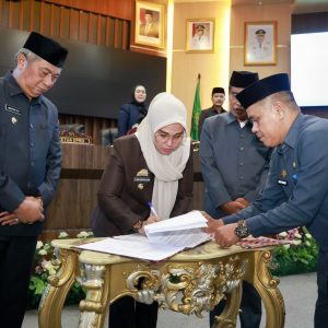 Bupati Barru dan DPRD Tandatangani Nota Kesepakatan Perubahan KUA-PPAS APBD 2025
