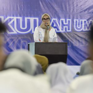 Bupati Barru Andi Ina Kartika Sari Beri Kuliah Perdana di STMIK Kharisma Makassar, Ajak Mahasiswa Jadi Generasi Inovatif dan Kreatif