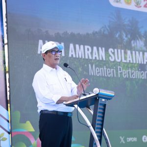 Bupati Barru Terima Bantuan Bibit Jagung dari Menteri Pertanian, Siap Dukung Ketahanan Pangan Nasional