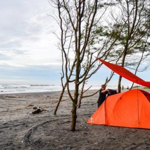 Pantai Cemara Cidaun: Destinasi Tersembunyi yang Menenangkan