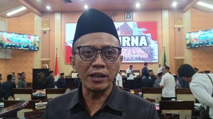 Basdir Desak Pemkot Makassar Segera Tuntaskan Masalah Penumpukan Sampah di Kota