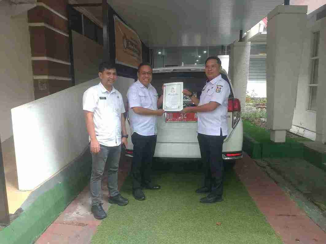 Alih Jabatan Sekwan Makassar Diwarnai Penyerahan Aset Negara