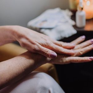 Kulit Kering? Ini 5 Makanan & Minuman Wajib Biar Lembap Alami!