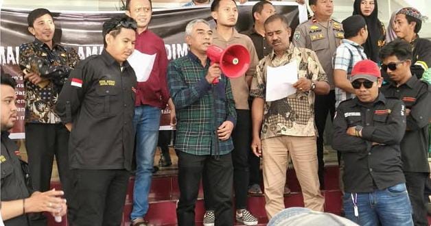 DPRD Makassar Tanggapi Aksi Demonstrasi Terkait Dugaan Pelanggaran di Helen’s Play