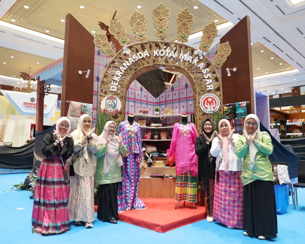 Produk Dekranasda Makassar Laris di INACRAFT 2025! Raup Penjualan Hingga Rp75 Juta
