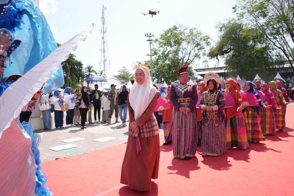 Melinda Aksa dan Kader PKK Makassar Tampil Memukau di Jambore Sulsel Bone 2025!