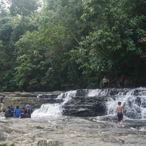 Air Terjun Muara Karing: Keindahan Tersembunyi Geopark Merangin